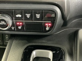 運転席/助手席シートヒーターで寒い日もすぐに温かくなり快適に過ごせます。2段階の温度調整が可能です