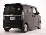◆アダプティブクルーズコントロール◆予め設定した車速内でクルマが自動的に加減速。前走車との適切な車間距離を維持しながら追従走行します。【LKAS】車線維持支援システムでステアリング操作を支援。
