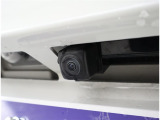 バックカメラが付いているので後方確認が非常にしやすいです。今や運転初心者も熟練者も必須装備!ついていて損はないですね♪