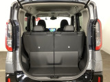 コンパクトボディーなのに、荷室はこんなに広々!たくさん荷物が積めますよ。