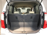 トランク荷室十分な容量あります。