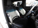 【内装】ヴェルファイアの車内です♪もちろん、フロアマットもついてますよ〜!