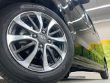 【純正アルミホイール】外観にマッチした純正アルミホイールを装着しております。各種社外アルミホイールや、スタッドレスタイヤも取扱いしております。是非ご相談ください♪