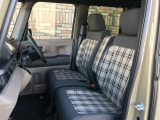 座り心地の良いシートが採用されています。シートヒーターがついているので寒い時期も快適です!