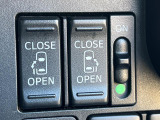 【両側パワースライドドア】スマートキーや運転席のスイッチで後席両側スライドドアの開閉が可能♪電動だから力を入れてドアを開ける必要が無く、小さなお子様でも簡単に開け閉めでき快適です♪