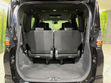 普段のお買い物や通勤、送迎等に十分な荷室スペースを確保しております。セカンドシートを倒すと、大きな荷物の積載も可能です♪