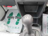 貴重なマニュアル車です