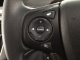 ステアリングリモコンは、運転中でも簡単に音量調整やチャンネル変更もできます!わき見運転防止にもつながるので安心です♪