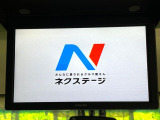 【フリップダウンモニター】大画面モニターで後席でもエンタメをお楽しみいただけます。小さなお子様にも大人気の装備です♪
