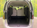 普段のお買い物や通勤、送迎等に十分な荷室スペースを確保しております。セカンドシートを倒すと、大きな荷物の積載も可能です♪