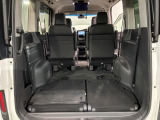 3列目シートを格納すればラゲッジスペースを更に広く使えます。