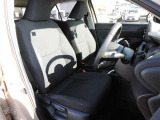 【内装】ヤリスクロスの車内です♪もちろん、フロアマットもついてますよ〜!