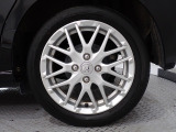 アルミホイールはホンダ純正なので安心!しかも車のデザインにもマッチしています。