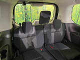 3列目シートはもちろん状態良好☆大人でもゆったりと座って頂けますので、大人数でのお出かけもラクラクです♪ご家族で、気の知れた仲間で、ドライブに行くのが楽しみですね♪