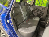 後部座席も気になるようなキズ・汚れやへたり等、大きなダメージはなく、良好な状態です。