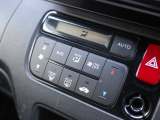 オートエアコンなので設定した温度で車内の温度を保ってくれます♪