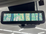 【デジタルインナーミラー】後席の大きな荷物や同乗者で後方が確認しづらい時でも安心!カメラが撮影した車両後方の映像をルームミラー内に表示。クリアな視界で状況の確認が可能です!