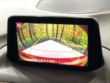【バックカメラ】駐車時に後方がリアルタイム映像で確認できます。大型商業施設や立体駐車場での駐車時や、夜間のバック時に大活躍!運転スキルに関わらず、今や必須となった装備のひとつです!