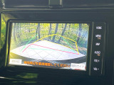 【バックカメラ】駐車時に後方がリアルタイム映像で確認できます。大型商業施設や立体駐車場での駐車時や、夜間のバック時に大活躍!運転スキルに関わらず、今や必須となった装備のひとつです!