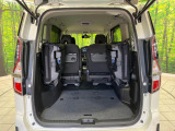 後席を格納すると、これだけの広さが!シーンに合わせたシートアレンジで、大きな荷物も積むことが出来ます♪
