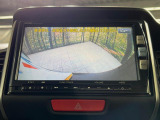 【バックカメラ】駐車時に後方がリアルタイム映像で確認できます。大型商業施設や立体駐車場での駐車時や、夜間のバック時に大活躍!運転スキルに関わらず、今や必須となった装備のひとつです!