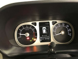 とっても見やすいメーターです。夜間時はラグジュアリーな気分にさせてくれる照明が魅力ですので、夜のドライブも楽しみになりますよ♪