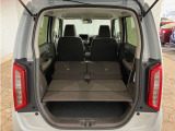 大きな開口部の荷室スペースはとても広々としています。 大きな荷物も楽々収納出来ちゃいますよ♪ 大は小を兼ねると言いますしスペースは大きい事に越した事はありませんね!