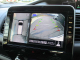 周囲の状況が分かるアラウンドビューモニター搭載。苦手な縦列駐車もこれがあれば安心ですね。