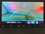 バックでの車庫入れも安心です! リアカメラが付いているバックモニター付のナビを装備しております。操作線もついており距離感も画面から確認できます。