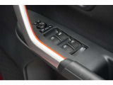 スイッチ一つで窓を開け閉めできるパワーウィンドウスイッチです。