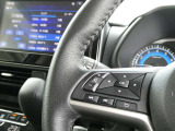 ナビの音量など車両情報を手元で操作できるハンドルスイッチ付き。