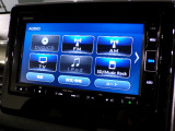 CD、DVD、Bluetooth、AM、FM、AUX、スマートフォン接続ができます。