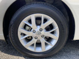 純正のアルミホイールです!お車に合ったデザインのホイールになっています!