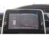 パノラミックビューモニター付きです。車両を上から見たような映像をディスプレイオーディオ画面に表示。運転席からの目視だけでは見にくい、車両周辺の状況をリアルタイムでしっかり確認できます。