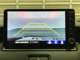 バックでの車庫入れも安心です! リアカメラが付いているバックモニター付のナビを装備しております。操作線もついており距離感も画面から確認できます。