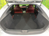 後席を格納すると、これだけの広さが!シーンに合わせたシートアレンジで、大きな荷物も積むことが出来ます♪
