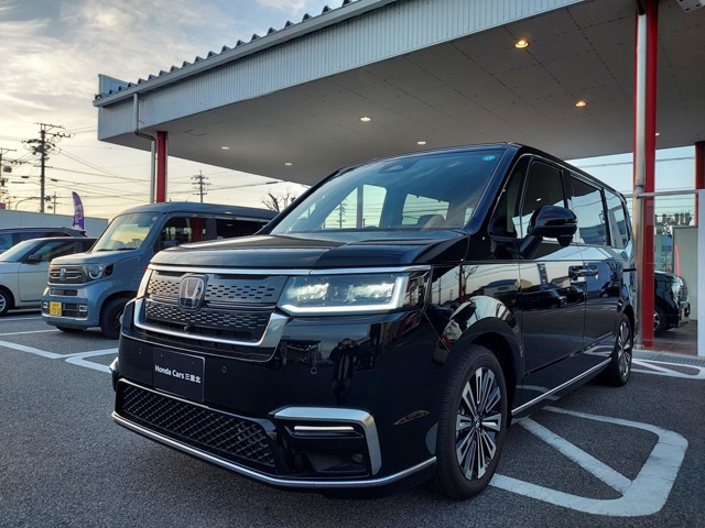 ステップワゴン  2.0 e:HEV スパーダ プレミアムライン