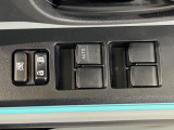 【パワーウィンドウ】ボタン一つで簡単に窓の開閉ができるのでとっても便利!運転中でも楽々操作♪