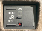 【パワースライドドア】スマートキーや運転席のスイッチでスライドドアの開閉が可能♪電動だから力を入れてドアを開ける必要が無く、小さいお子様でも、重い荷物を持っている時もラクに開け閉めできます♪