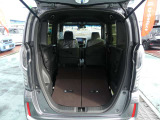 簡単に収納出来る後部座席。広大な空間が出現します。シートアレンジが多彩な点も特徴です。レジャー用品もたっぷりと積み込め、休日の過ごし方の楽しみを拡げてくれます。