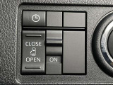 片側電動スライドドアのスイッチ付です。車内からもスイッチひとつで楽にドアの開閉が可能です。電動なので開閉時に力を使う必要がなく、半ドアになることもありません!