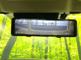 【デジタルルームミラー】後席の大きな荷物や同乗者で後方が確認しづらい時でも安心!カメラが撮影した車両後方の映像をルームミラー内に表示。クリアな視界で状況の確認が可能です!