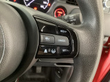 【アダプティブ・クルーズ・コントロール】予め設定した車速内でクルマが自動的に加減速。 前走車との適切な車間距離を維持しながら追従走行し、高速道路でのドライバーの疲労を軽減してくれる嬉しい機能付♪