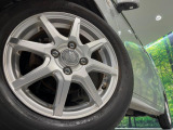 【14インチアルミホイール】外観にマッチしたアルミホイールを装着しております。各種アルミホイールや、スタッドレスタイヤも取扱いしております。是非ご相談ください♪