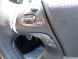 ステアリングスイッチが装備されておりステアリングから手を離す事無くオーディオ類の操作が可能ですので非常に便利です♪