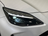 【LEDヘッドライト】悪天候や夜間走行時も良好な視界を確保し安心して運転できる高輝度LEDヘッドライトを装備!点灯速度が早く、消費電力も抑えられています。