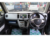 運転席から見た俯瞰図です!ドライバーが操作しやすいよう配置されています♪