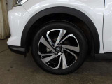 純正17インチアルミホイール装備です☆タイヤ4本交換済です♪