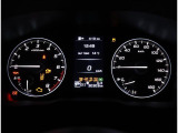視認性に優れたメーターで、夜間走行も安心して運転できます!マルチインフォメ―ションディスプレイには車両情報を表示!メーター内の光度調整機能も付いております!