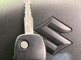 【キーレス】少し離れた場所からでもボタン一つでドアの開錠・施錠ができるのでとっても便利!ドアの鍵穴周りに傷をつけることもありません♪